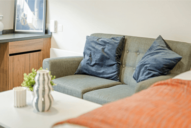 Luxury Studio Top Floor at Stanley Studios, 56 Brown Street, Central, Dundee, DD15DT - Image 3